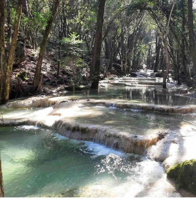 Вилла Tiny Liloumaca Coeur Ste Baume Plan d'Aups Экстерьер фото